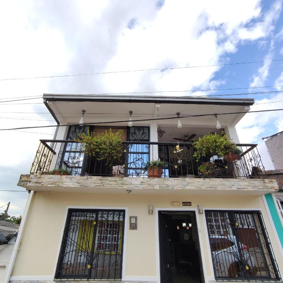 Los Andes Hostal Филандиа Екстериор снимка
