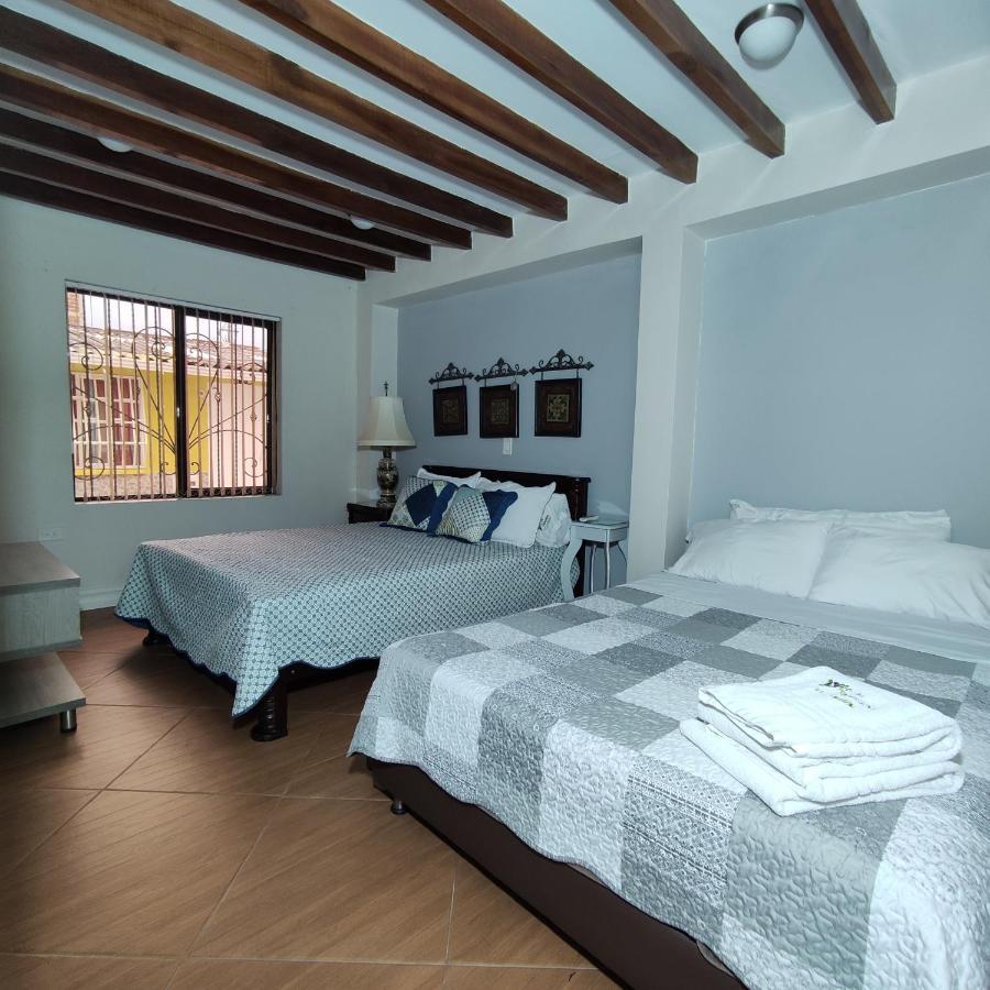 Los Andes Hostal Филандиа Екстериор снимка